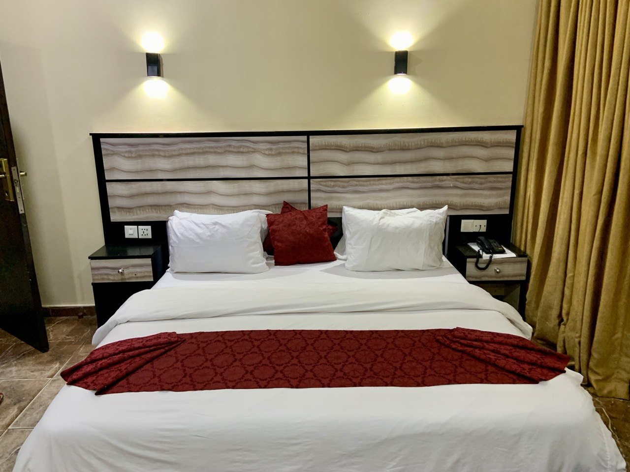 Executive Suite Image 1