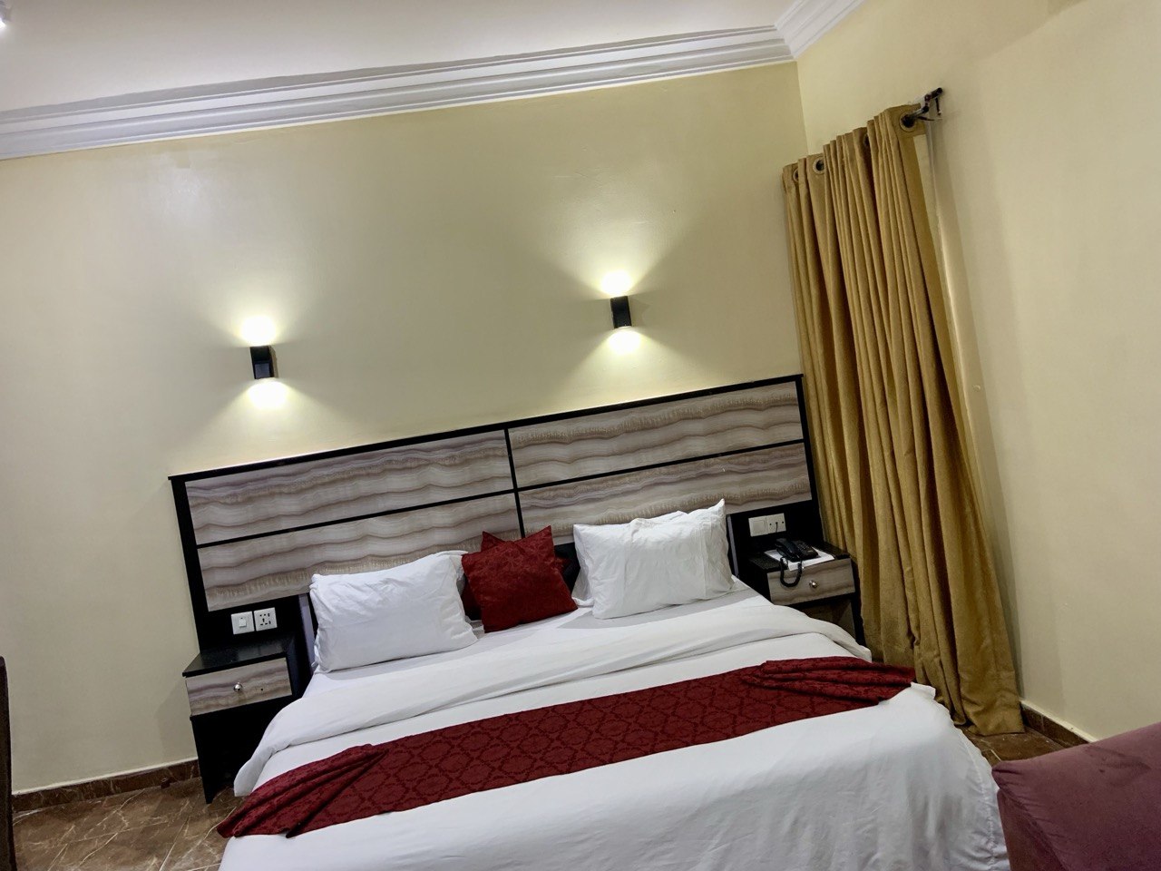 Executive Suite Image 1